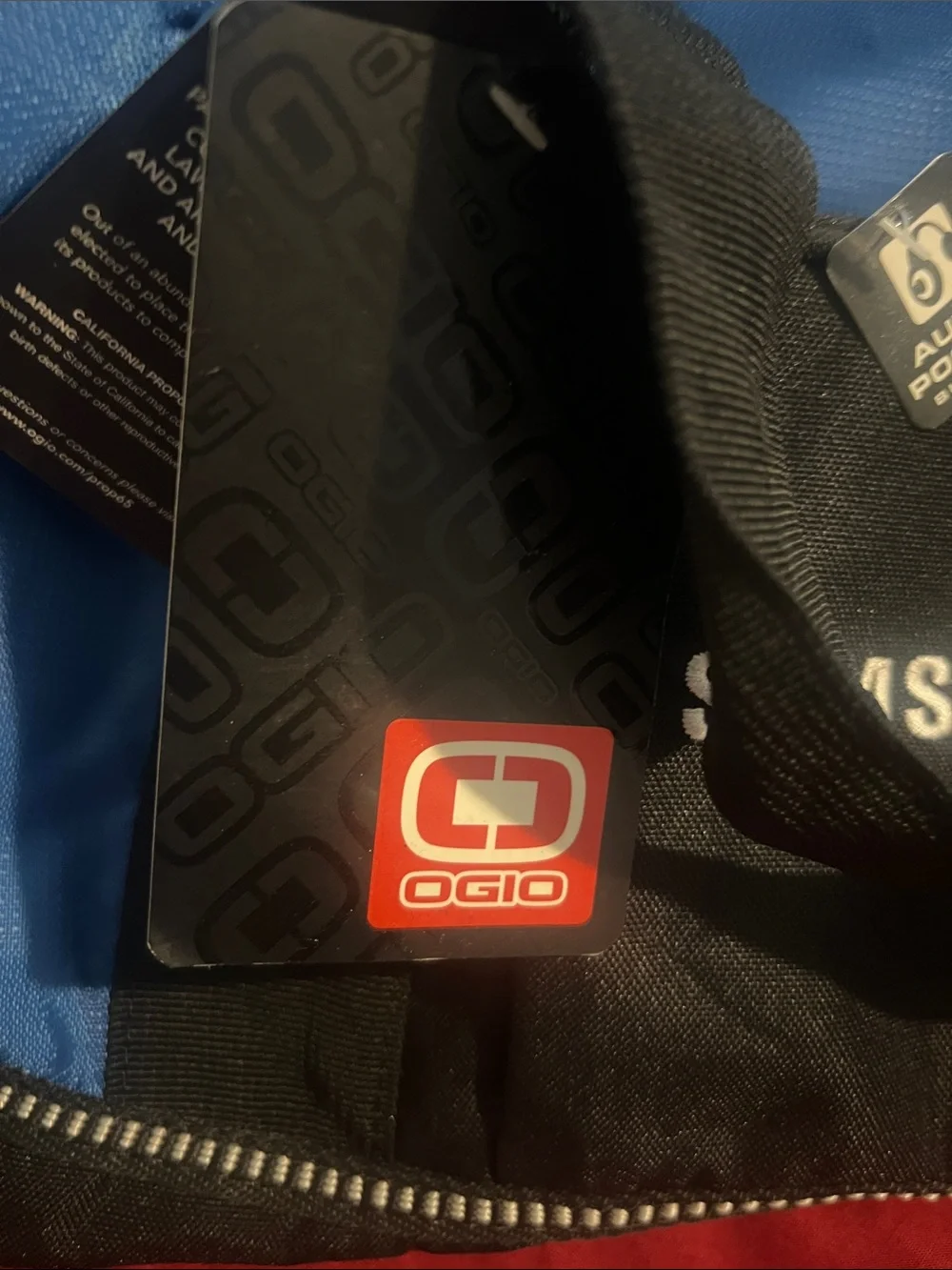 OGIO Samsung Blue and Black Sport Duffel with Removable blanket - Picture 4 of 13